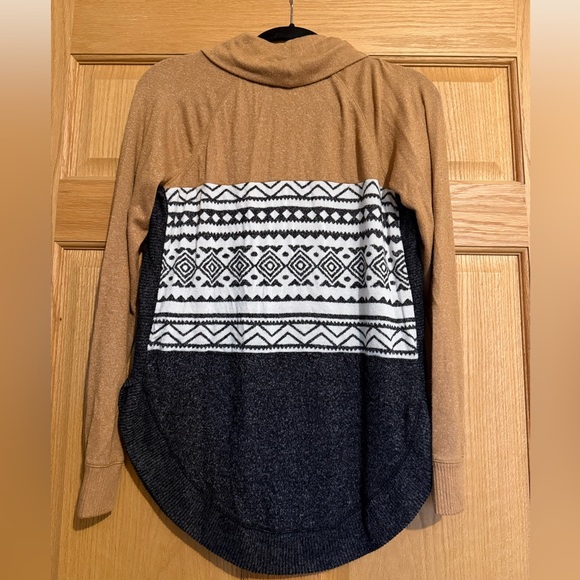 Women’s Cowl Neck Long sleeve Size X Small - Picture 2 of 3